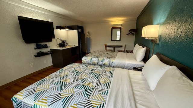 2 Full Beds | Non-Smoking, Kitchen