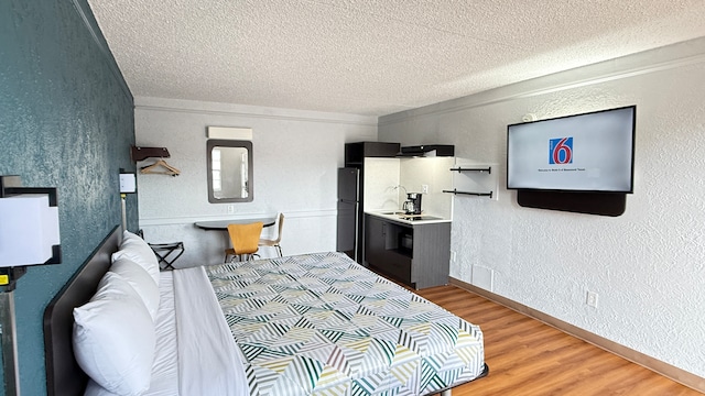 1 King Bed | Mobil Access Tub Nsmk Kitchen