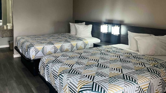 2 Queen Beds | Smoking