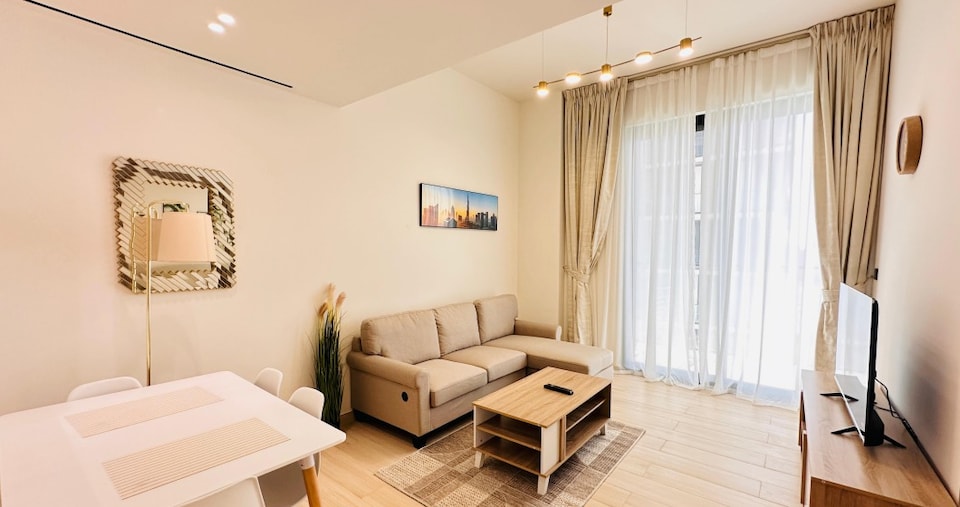 OYO HOME 1528 1 Bedroom Binghatti Emerald , Al Barsha Dubai, Dubai