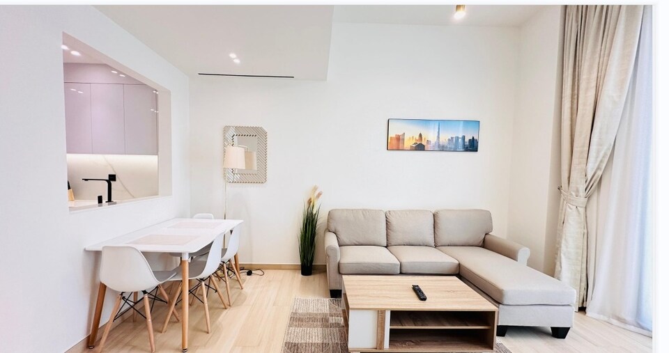 OYO HOME 1529 1 Bedroom Binghatti Amber , Jumeirah Village Circle Dubai, Dubai