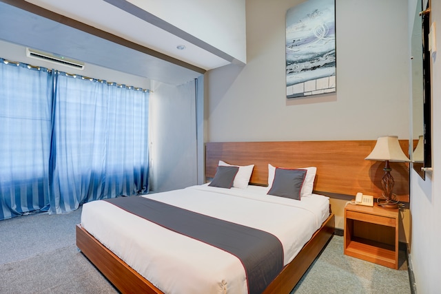 Collection O Padang near Mesjid Raya Syekh Ahmad Al-Minangkabawi formerly Hotel Surya Palace