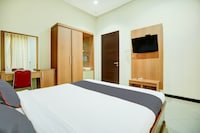 Collection O Padang near Mesjid Raya Syekh Ahmad Al-Minangkabawi formerly Hotel Surya Palace