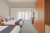 Collection O Padang near Mesjid Raya Syekh Ahmad Al-Minangkabawi formerly Hotel Surya Palace