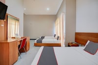 Collection O Padang near Mesjid Raya Syekh Ahmad Al-Minangkabawi formerly Hotel Surya Palace