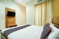 Collection O Padang near Mesjid Raya Syekh Ahmad Al-Minangkabawi formerly Hotel Surya Palace