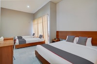 Collection O Padang near Mesjid Raya Syekh Ahmad Al-Minangkabawi formerly Hotel Surya Palace