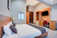 Collection O Padang near Mesjid Raya Syekh Ahmad Al-Minangkabawi formerly Hotel Surya Palace