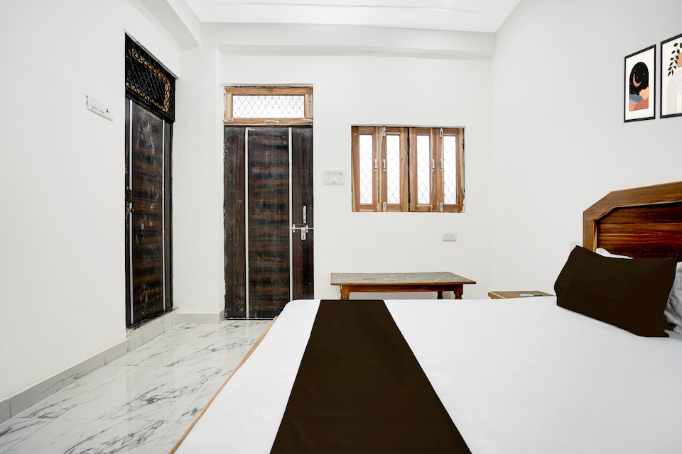 Hotel O Vrindavan Gardan & Hotel , Mumfordganj Allahabad, Prayagraj