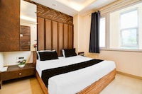 OYO 835663 Hotel Drishti Grand