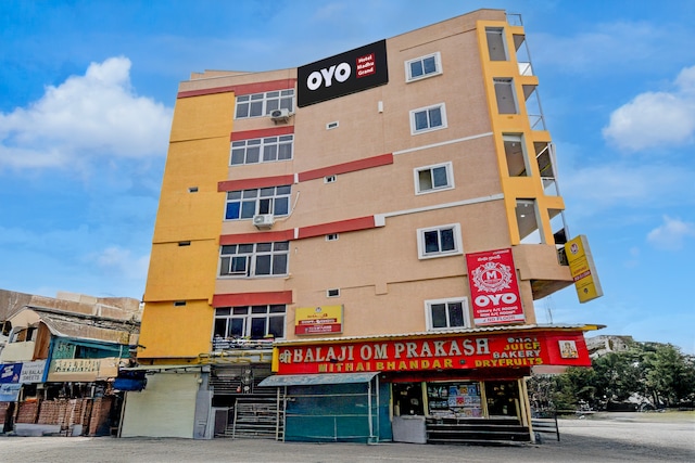 Hotel O by OYO Madhu Grand Luxury Rooms