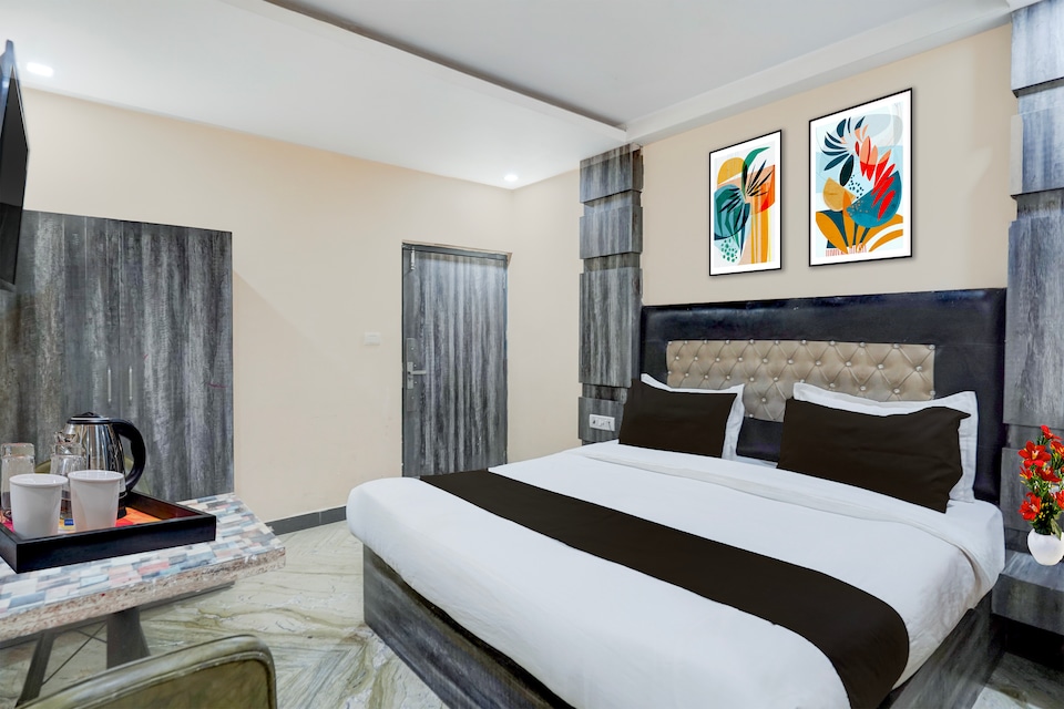 Super Townhouse Central Prayagraj Bus Terminal Formerly Amba Palace, Civil Lines - High Court, Prayagraj