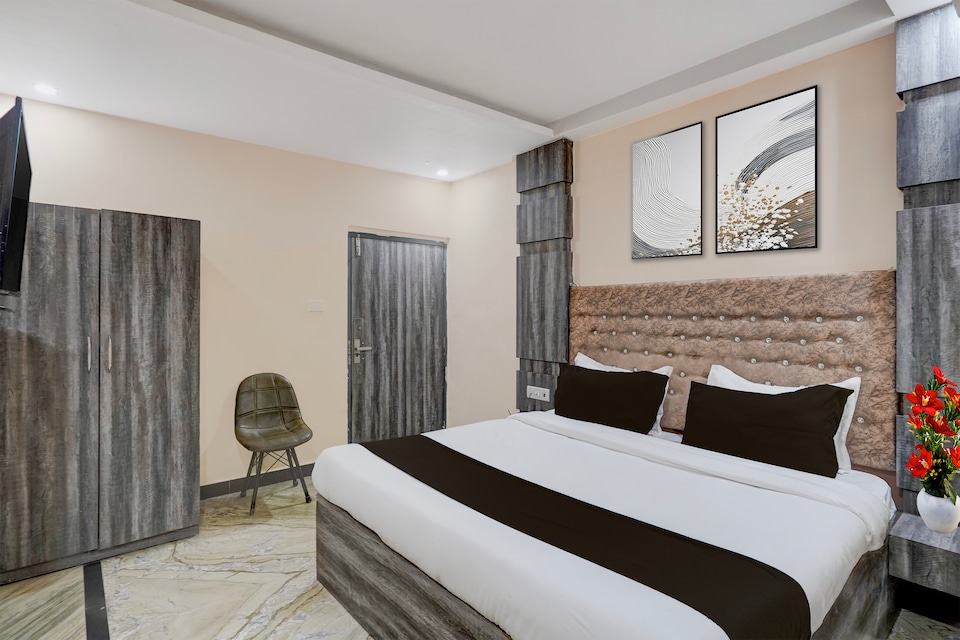 Super Townhouse Central Prayagraj Bus Terminal Formerly Amba Palace, Civil Lines - High Court, Prayagraj