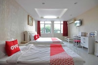 OYO Diamond Residence Silom