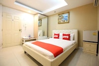 OYO Diamond Residence Silom