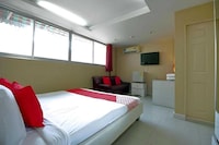 OYO Diamond Residence Silom