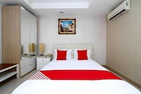 OYO Diamond Residence Silom