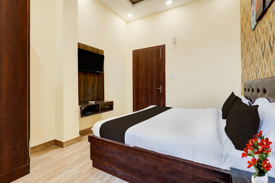 Hotel O Partapur Railway Station Formerly Oak Tree, Meerut, Meerut