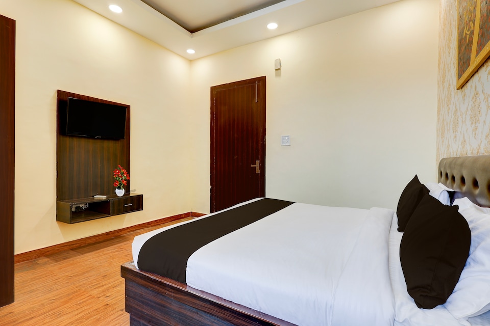 Hotel O Ansal Sushant City Formerly Oak Tree, Meerut, Meerut