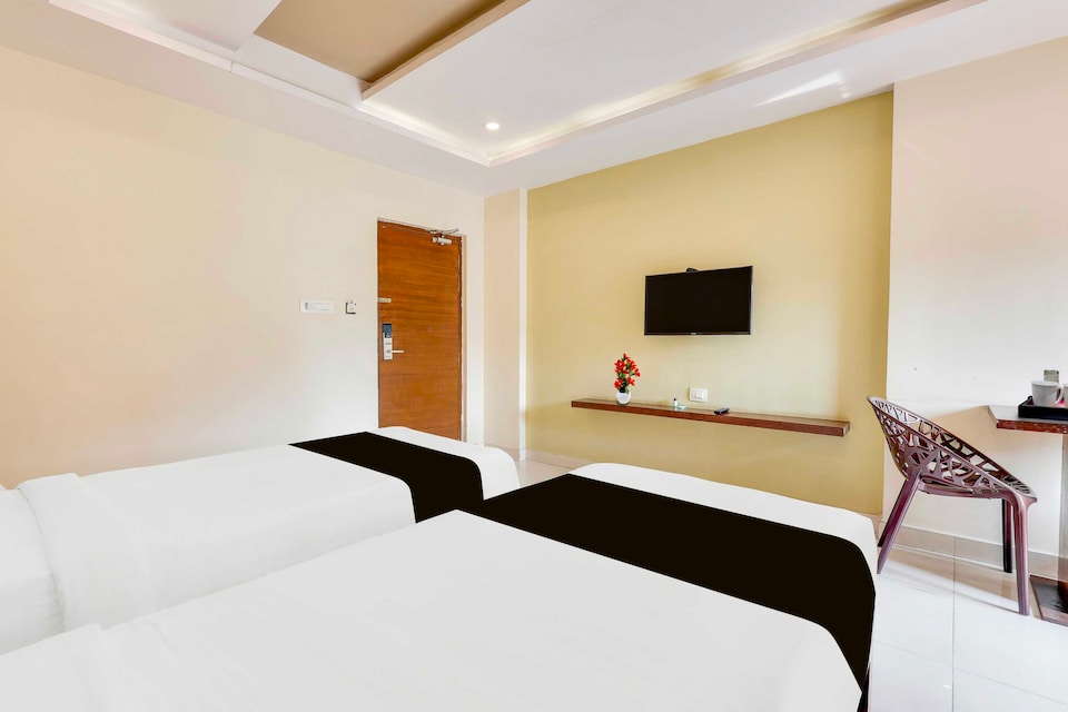 Collection O Dwarka Nagar Ramatalkies, Transit Vizag, Visakhapatnam