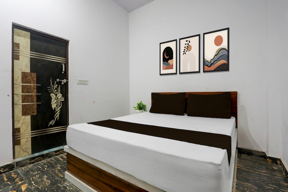 Hotel O Yash Residency , Aligarh, Aligarh
