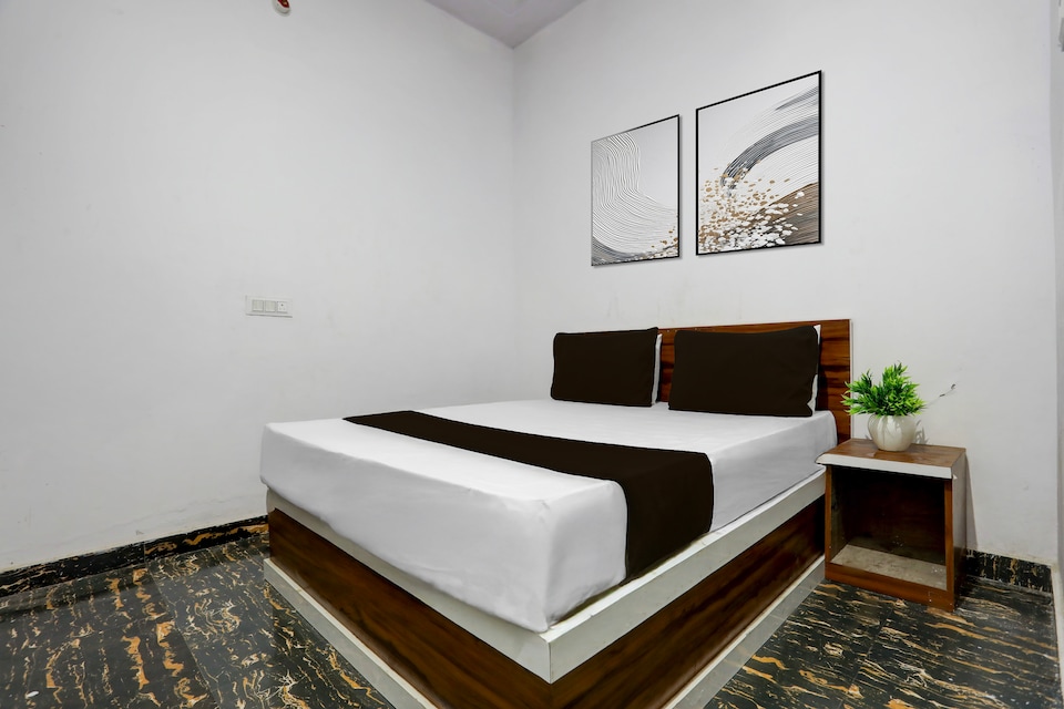 Hotel O Yash Residency , Aligarh, Aligarh