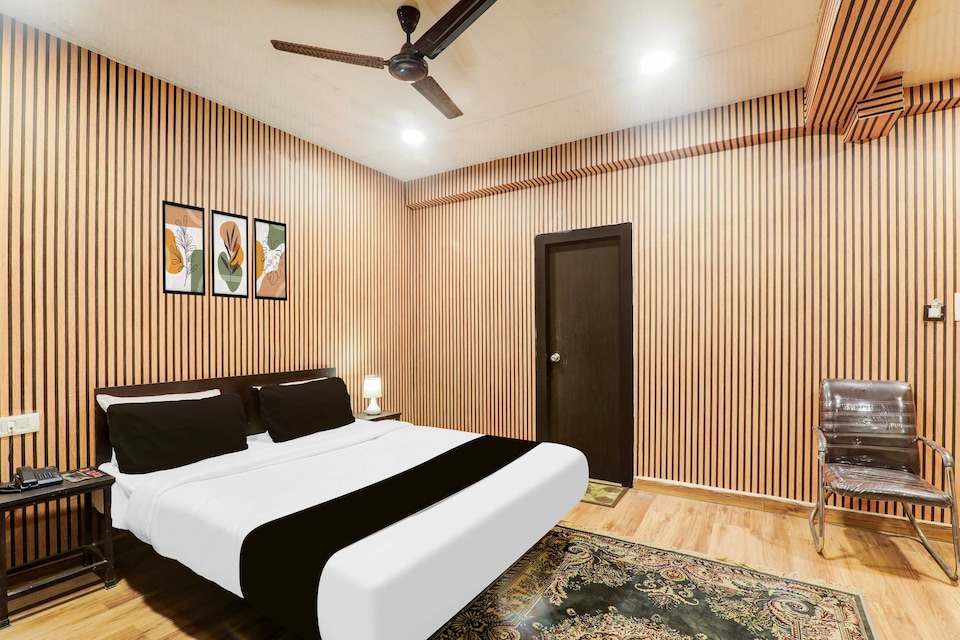 [Day Stay - 12 Hrs Slot : 8 AM to 8 PM] Townhouse Oak Awas Vikas Kalyanpur, IIT Kanpur, Kanpur