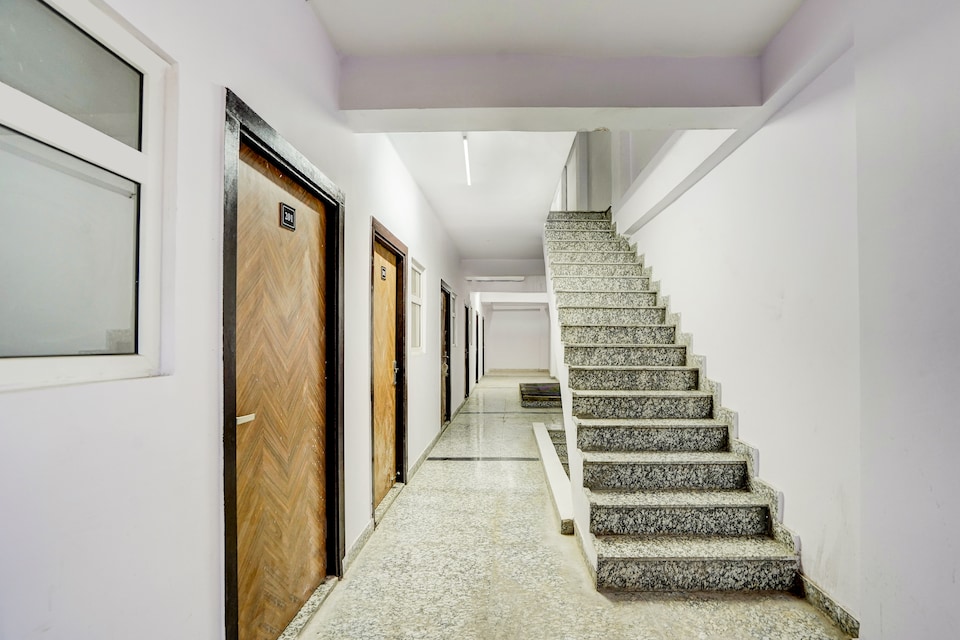 Hotel O Green House, Noida City, Noida