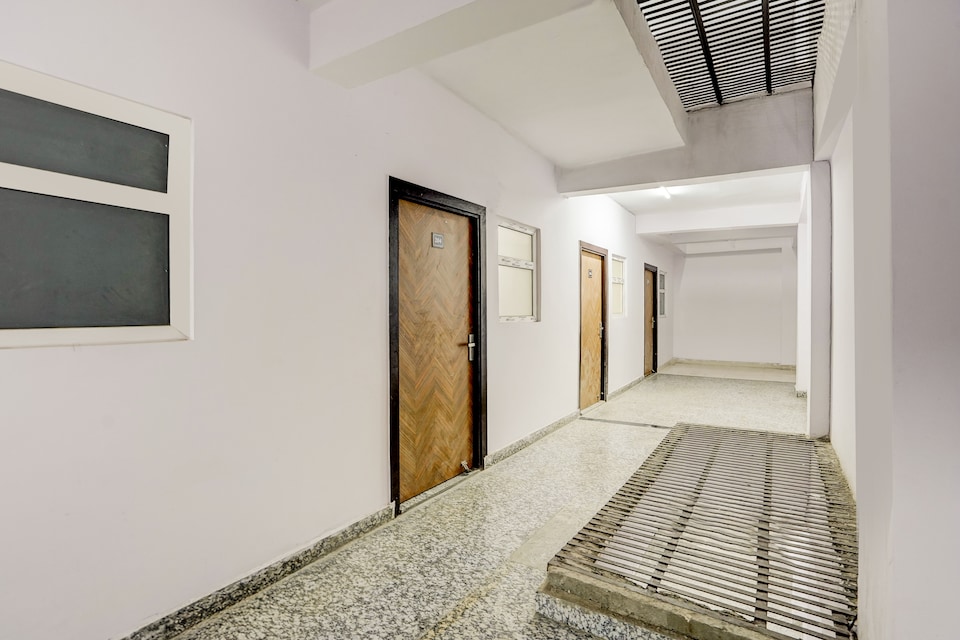 Hotel O Green House, Noida City, Noida