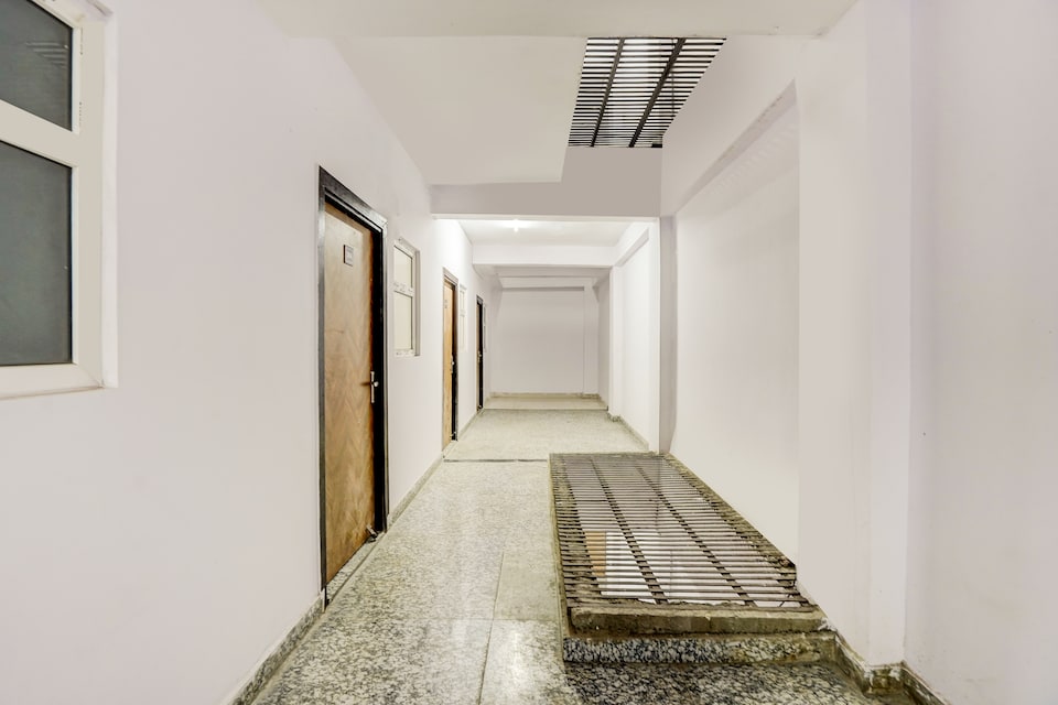 Hotel O Green House, Noida City, Noida