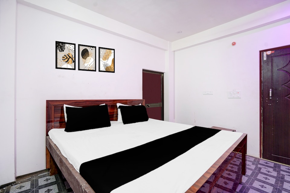 Hotel O Neta Hotel , Mumfordganj Allahabad, Prayagraj