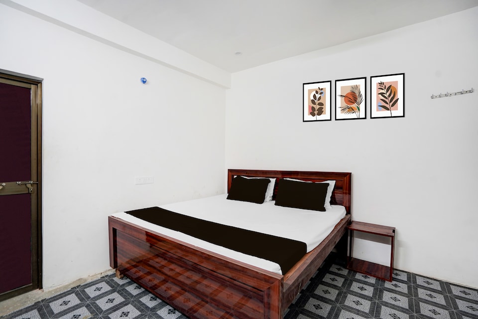 Hotel O Neta Hotel , Mumfordganj Allahabad, Prayagraj