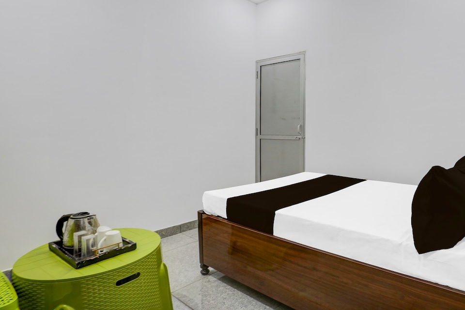 SPOT ON Hotel Royal Inn, ISBT Kashipur, Kashipur