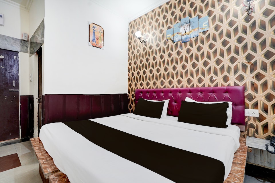Hotel O Max Homestay, Fatehabad Road, Agra