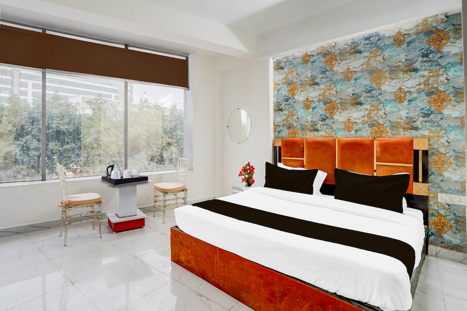 Hotel O Sector 51 Metro Station Formerly Shubham Residency, Noida City, Noida