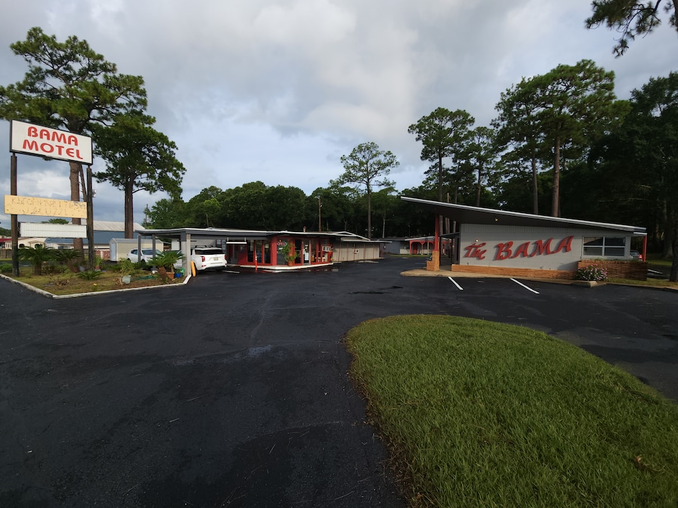 Bama Motel Mobile I-65 & US-90, C36542, Mobile AL