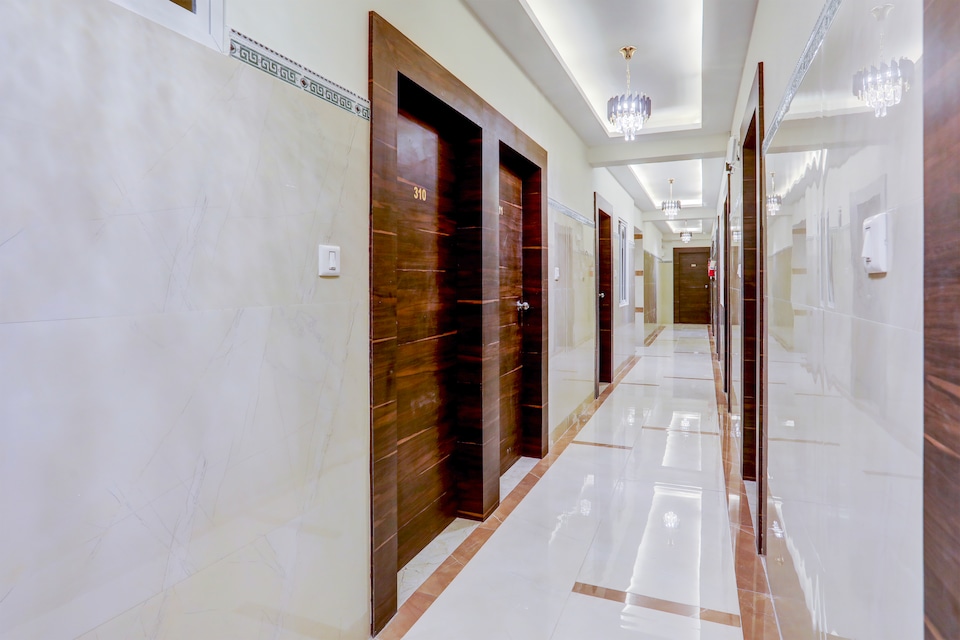Super Townhouse Madiwala Lake Park, BTM Madiwala Bangalore, Bangalore
