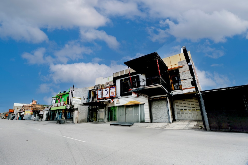 Dancenter D Best Kutisari, Surabaya, Surabaya