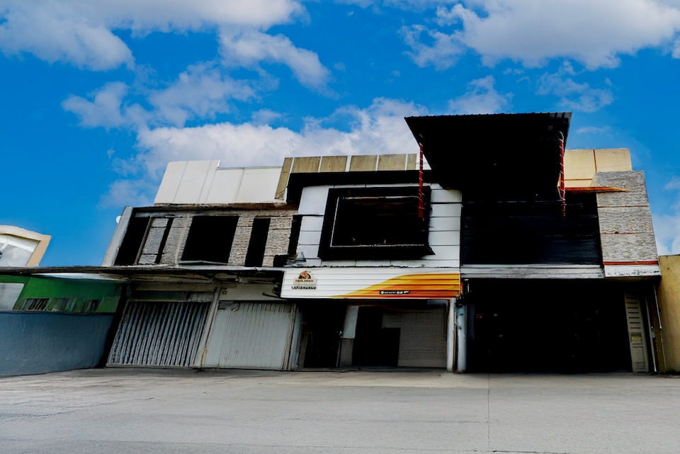 Dancenter D Best Kutisari, Surabaya, Surabaya