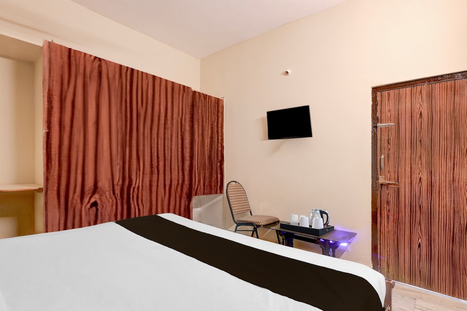 Hotel O Kandrika Highway Road Vijayawada Formerly Akshaya Heights, Mahanadu Extension VIjayawada, Vijayawada