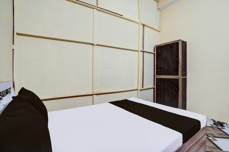 SPOT ON B.K PHOOLPUR HOTEL & FAMILY RESTAURANT, Rambagh Allahabad, Prayagraj