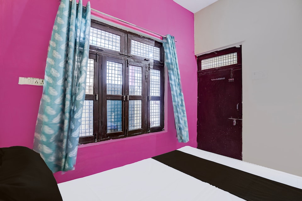 SPOT ON B.K PHOOLPUR HOTEL & FAMILY RESTAURANT, Rambagh Allahabad, Prayagraj