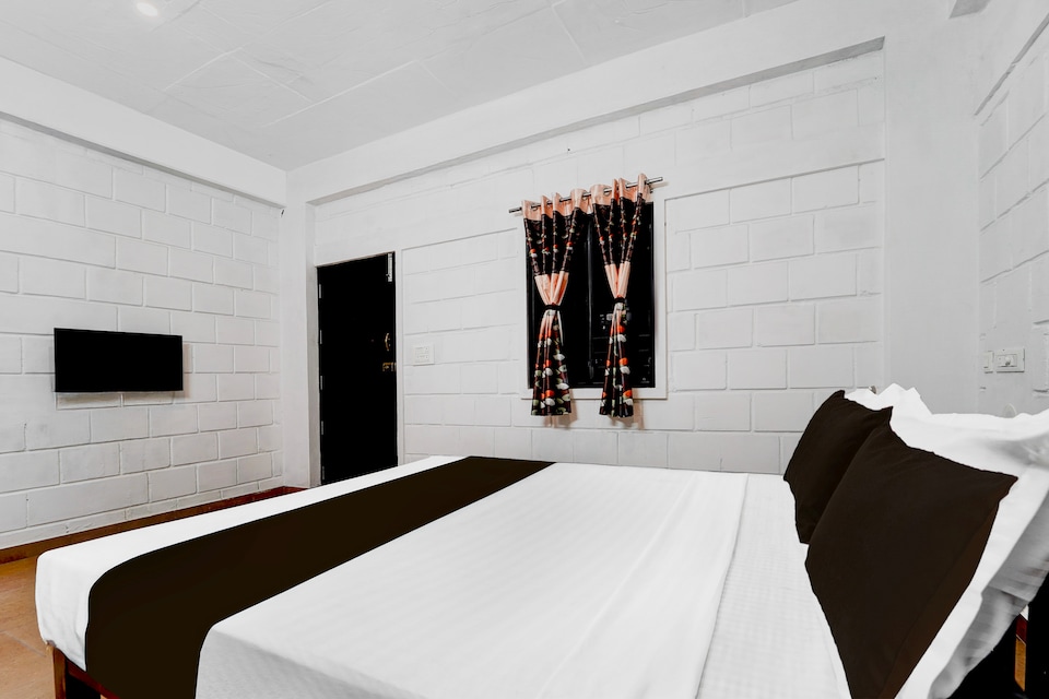 Super Collection O Isha Yoga Center Coimbatore Formerly Nischala Stay, Railway Station Coimbatore, Coimbatore