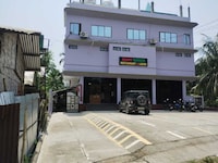 SPOT ON Rhino Bunker Restaurant &lodge