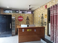 SPOT ON Rhino Bunker Restaurant &lodge