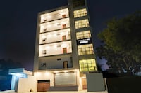 [Day Stay - 12 Hrs Slot : 8 AM to 8 PM] Super Townhouse Pahadiya
