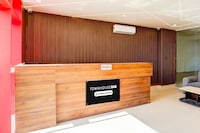 [Day Stay - 12 Hrs Slot : 8 AM to 8 PM] Super Townhouse Pahadiya