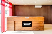 [Day Stay - 12 Hrs Slot : 8 AM to 8 PM] Super Townhouse Pahadiya