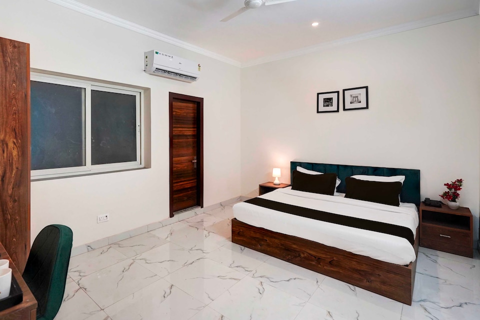 Super Collection O Sector 86 Noida, Noida Expressway SEZ, Noida