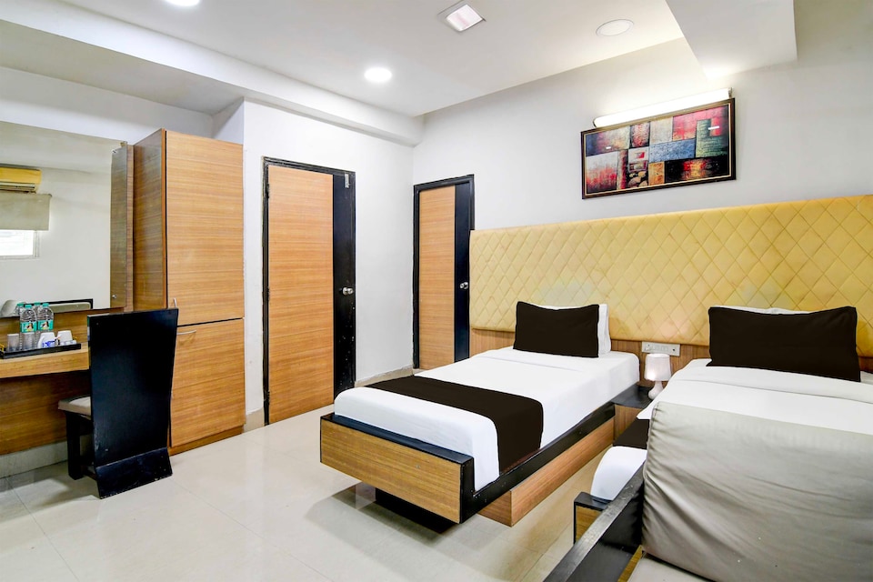 Hotel O VIP Road, VIP Road Kolkata, Kolkata